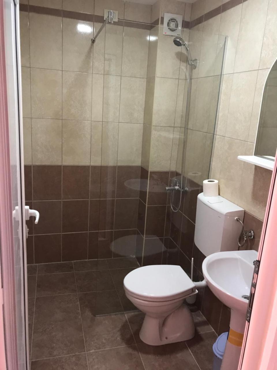 Hotel La Rosa Negra Улцинь Екстер'єр фото